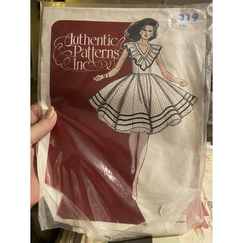 Authentic Patterns Inc 319 Square Dance Dress Sewing Pattern Size 12-16 Vintage
